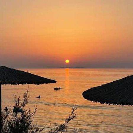 Lovely Studio In Strinilas With Its Own Pool المظهر الخارجي الصورة