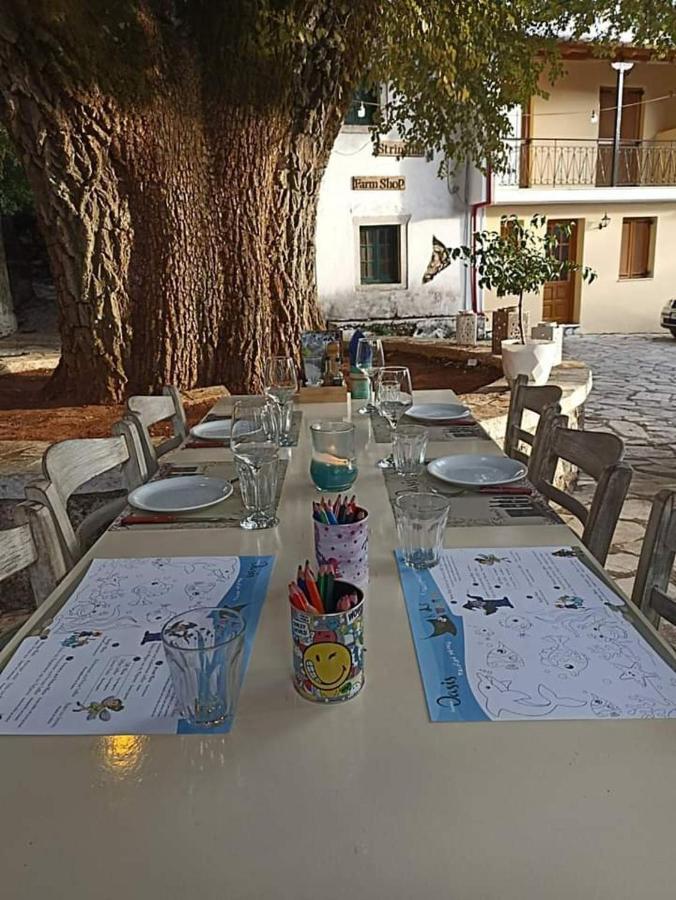 Lovely Studio In Strinilas With Its Own Pool المظهر الخارجي الصورة